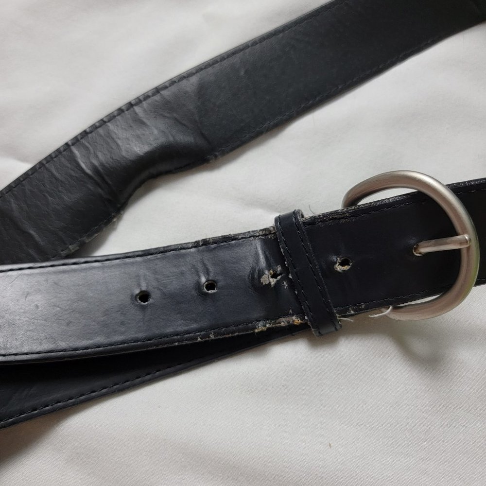 Women's Basic Black Man-made Faux Leather Belt - Picture 2 of 3